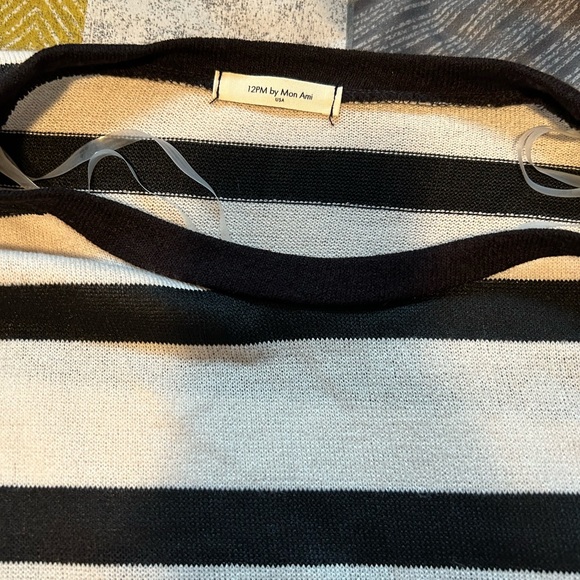 Black/white striped long sleeve with elbow patches - size medium - new with tags - Picture 2 of 5